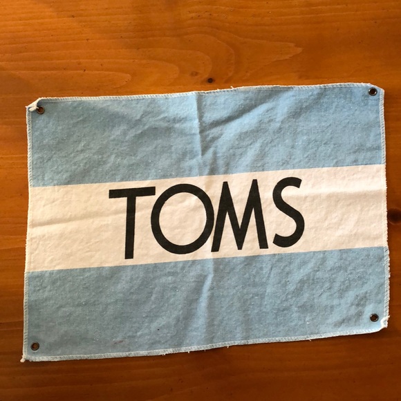 Toms Flag & Sticker Set - Picture 2 of 4